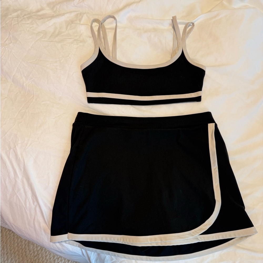 Pacsun Black and Cream Women's Atheltic Set
